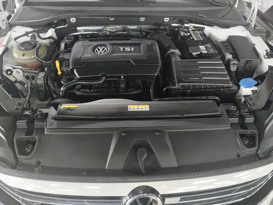 Volkswagen CC 2023 из CN, фото 10