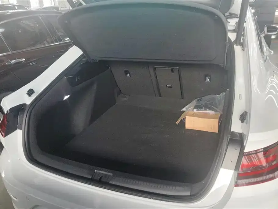 Volkswagen CC 2023 из CN, фото 4