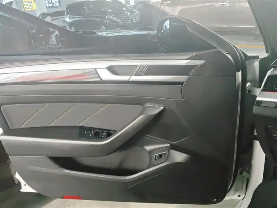 Volkswagen CC 2023 из CN, фото 3