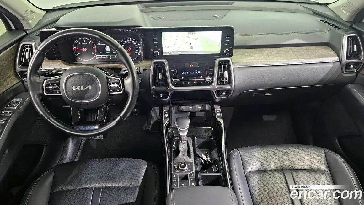 Kia Sorento — фото 9