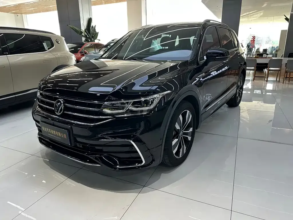 Volkswagen Tiguan L 2023 из CN, фото 2