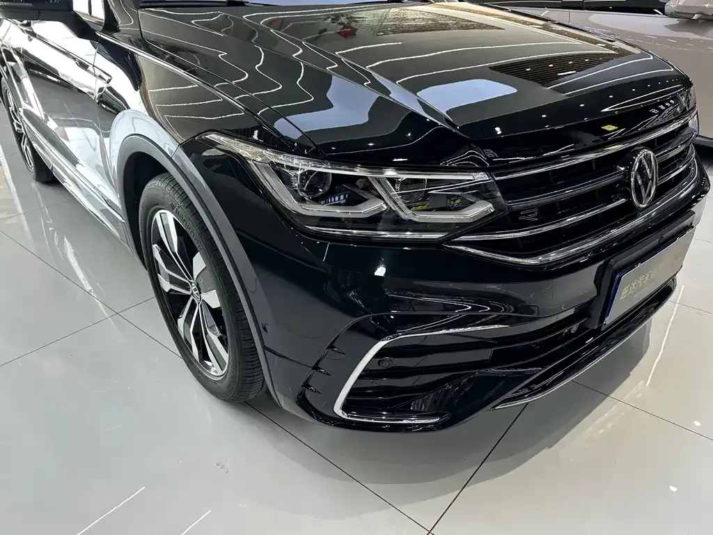 Volkswagen Tiguan L 2023 из CN, фото 9