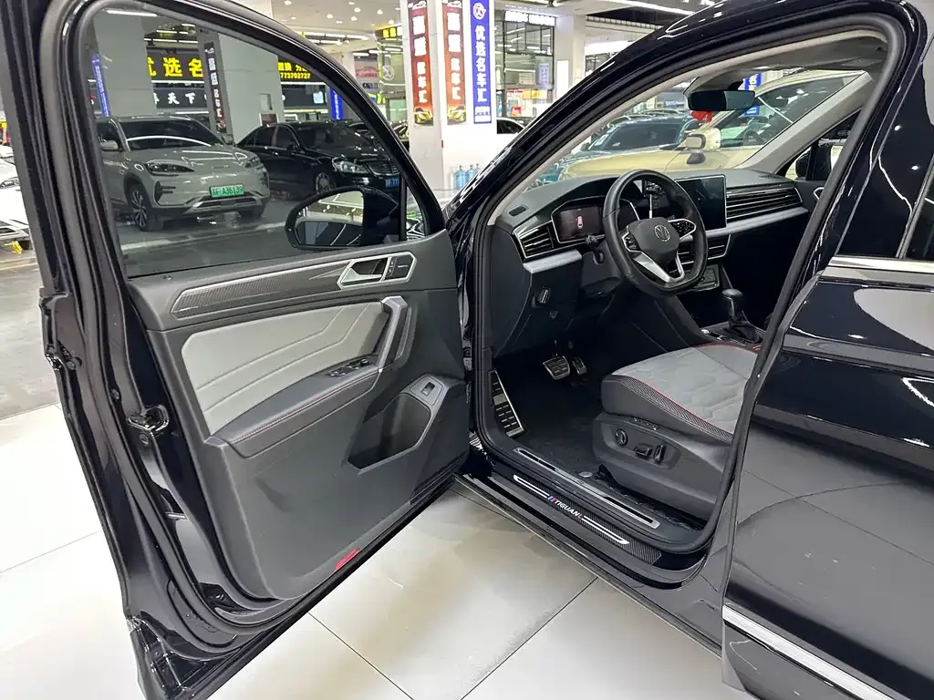 Volkswagen Tiguan L 2023 из CN, фото 8