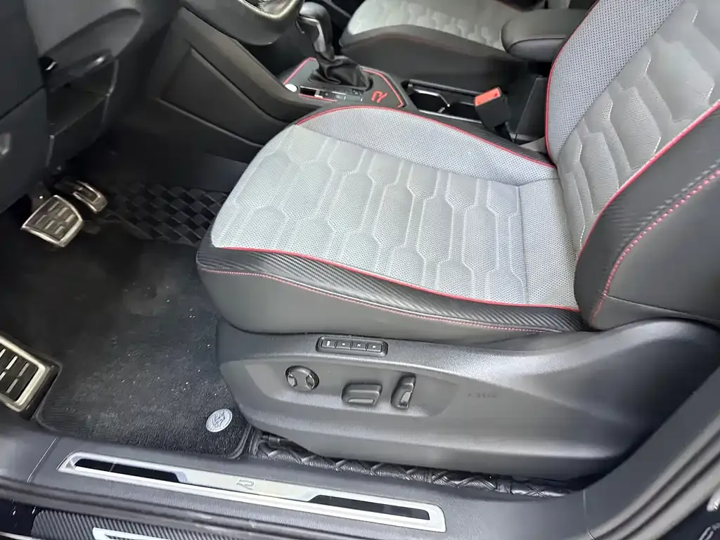 Volkswagen Tiguan L 2023 из CN, фото 6