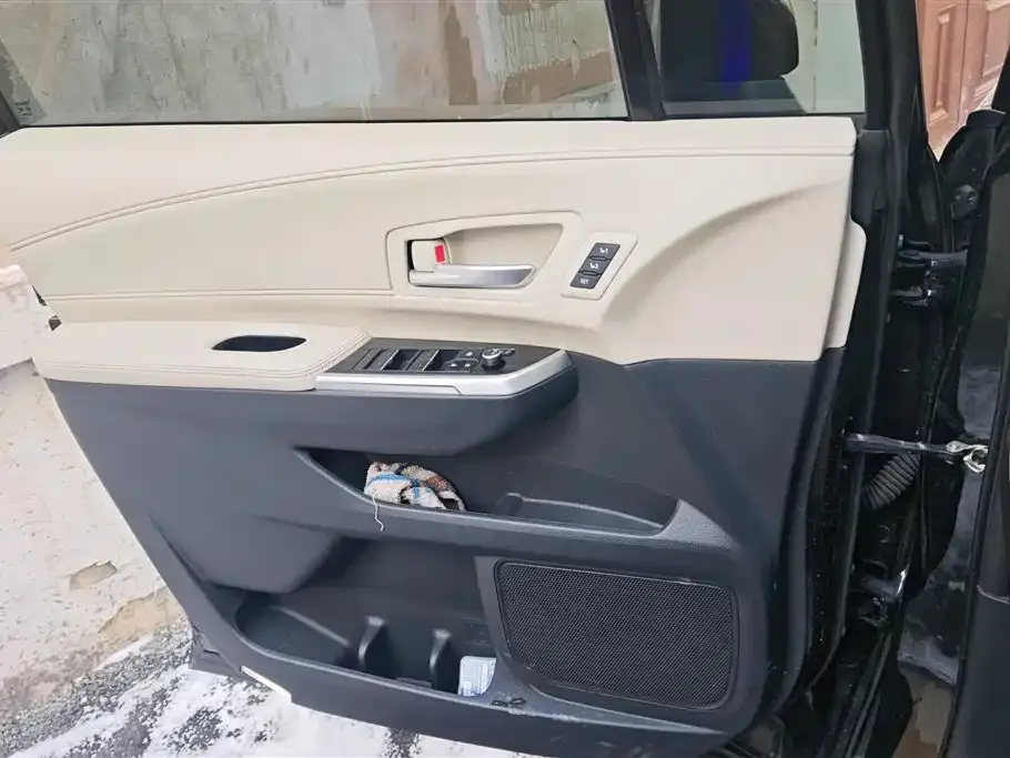 Toyota Granvia 2024 из CN, фото 2