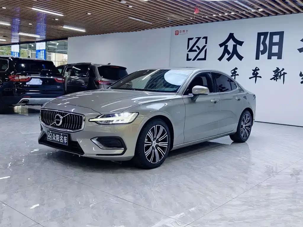 Volvo S60 2022 из CN, фото 1