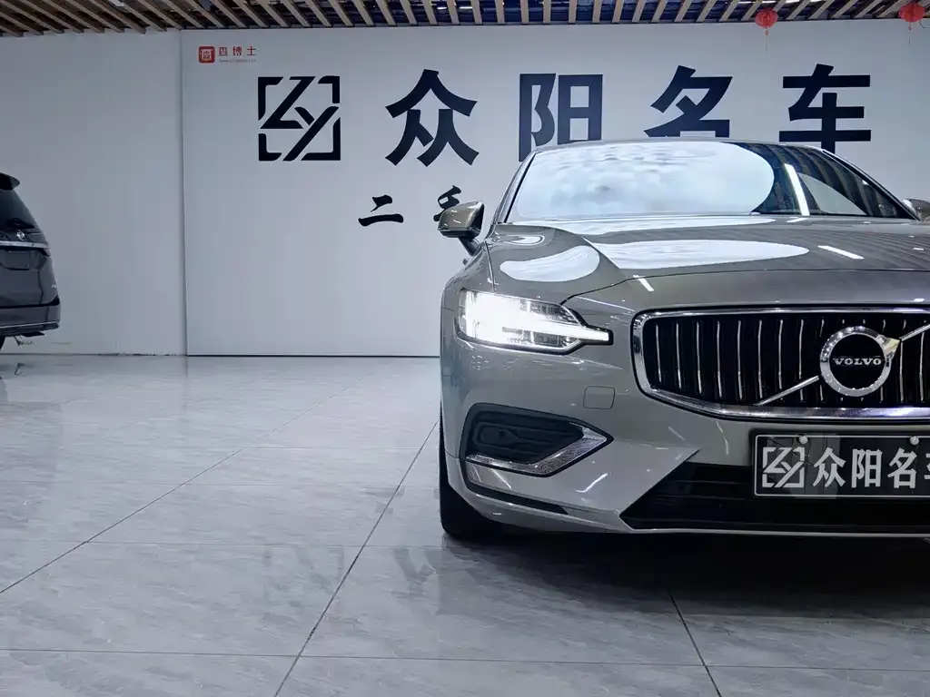 Volvo S60 2022 из CN, фото 2
