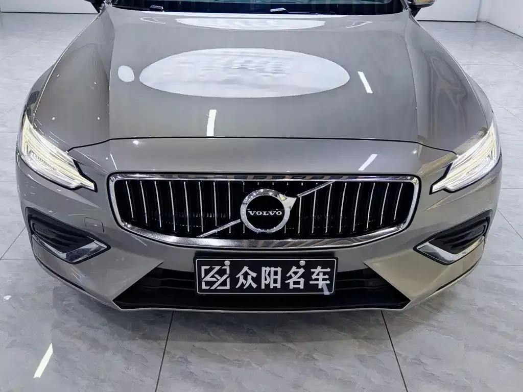 Volvo S60 2022 из CN, фото 4