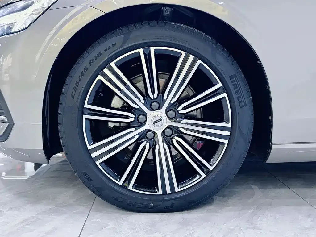 Volvo S60 2022 из CN, фото 5