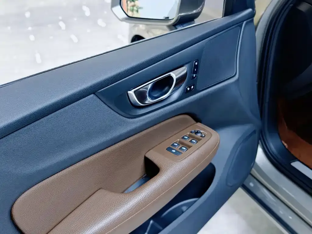 Volvo S60 2022 из CN, фото 7