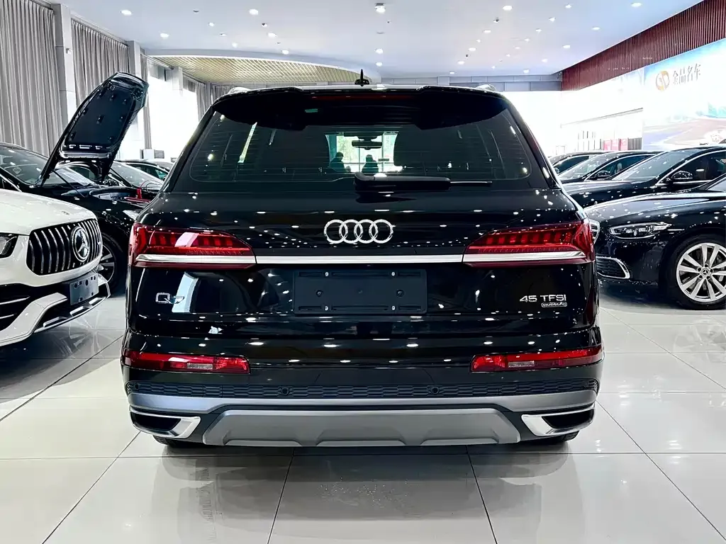 Audi Q7 — фото 5