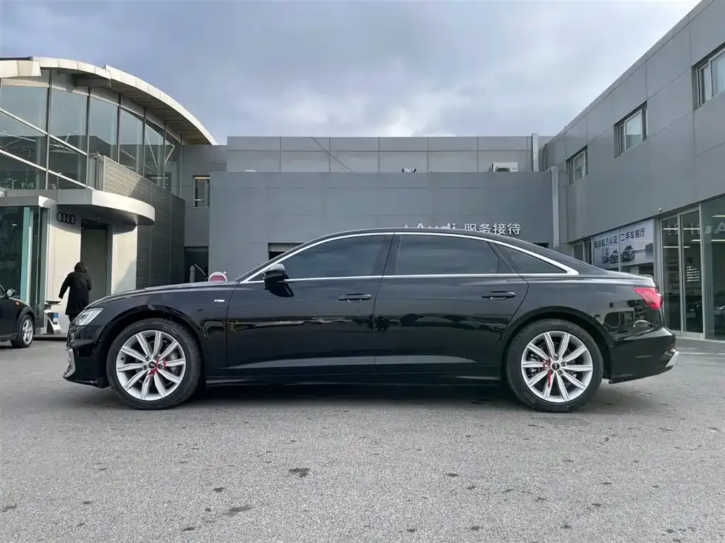 Audi A6L 2024 из CN, фото 8