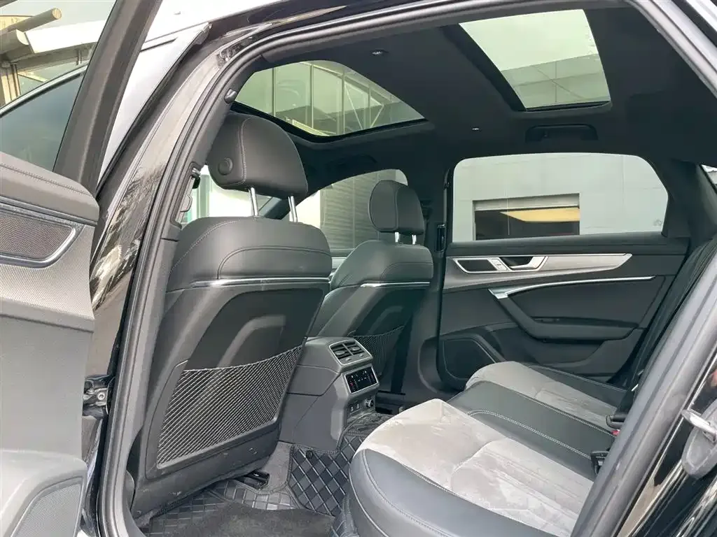 Audi A6L 2024 из CN, фото 9