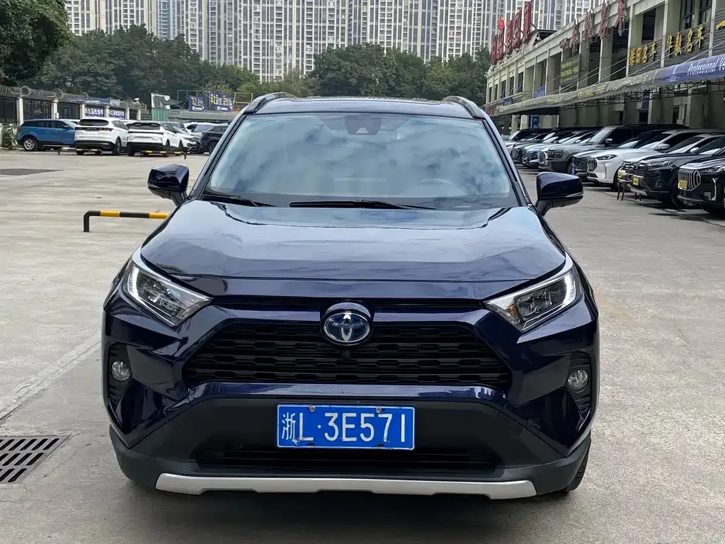 Toyota RAV4 2023 из CN, фото 5