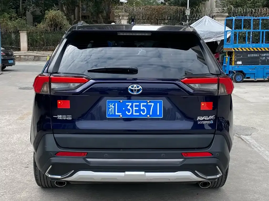 Toyota RAV4 2023 из CN, фото 10