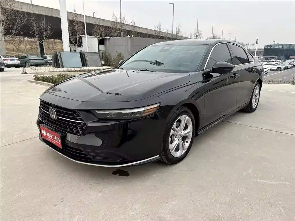 Honda Accord — фото 1