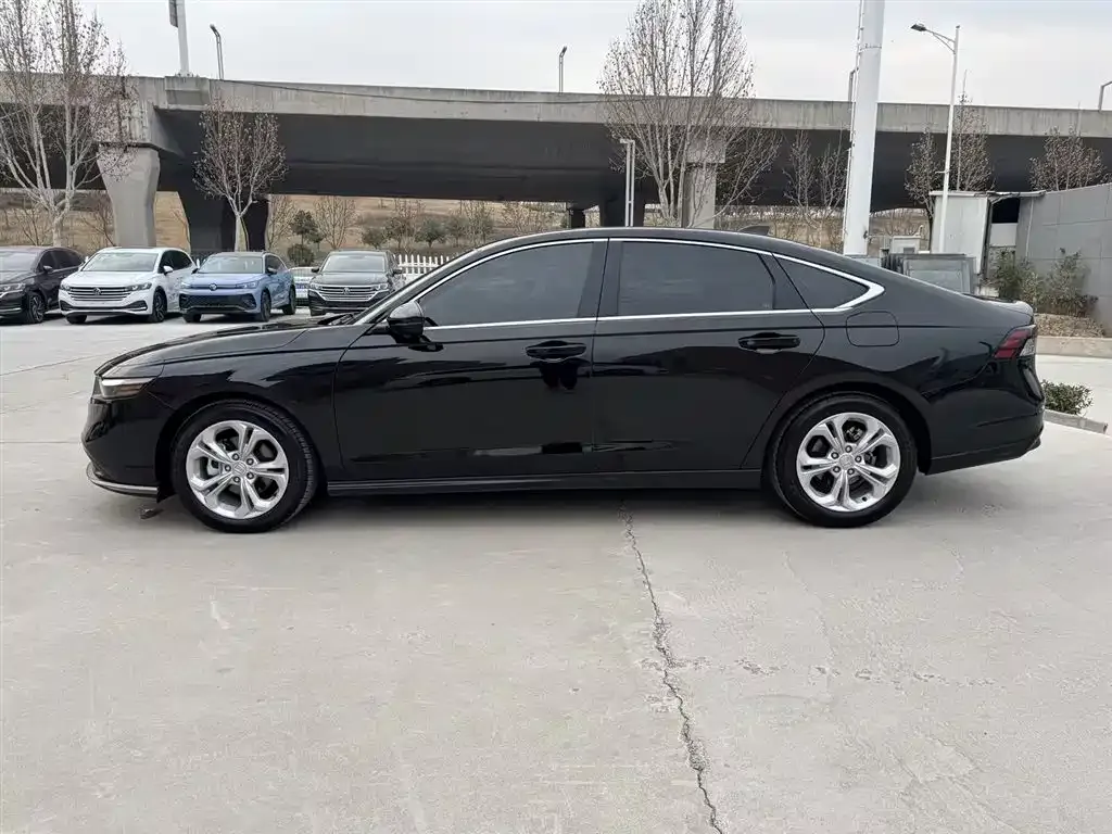 Honda Accord — фото 6