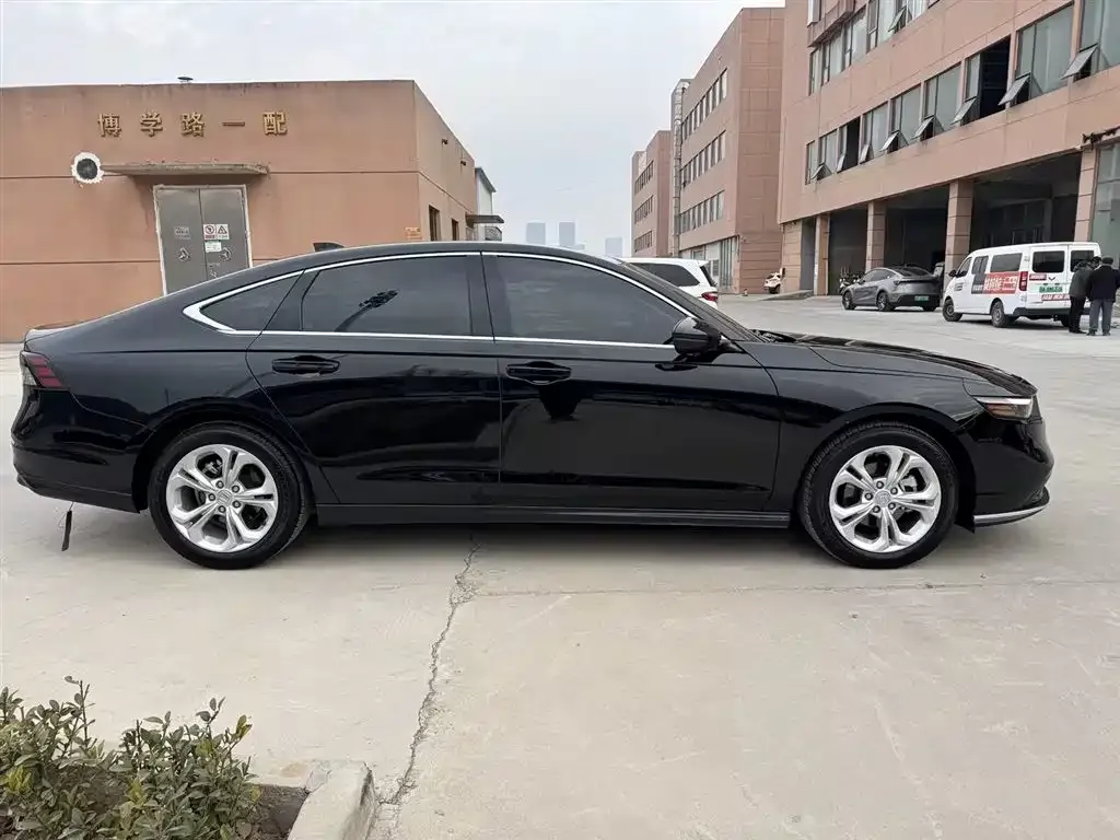 Honda Accord — фото 4