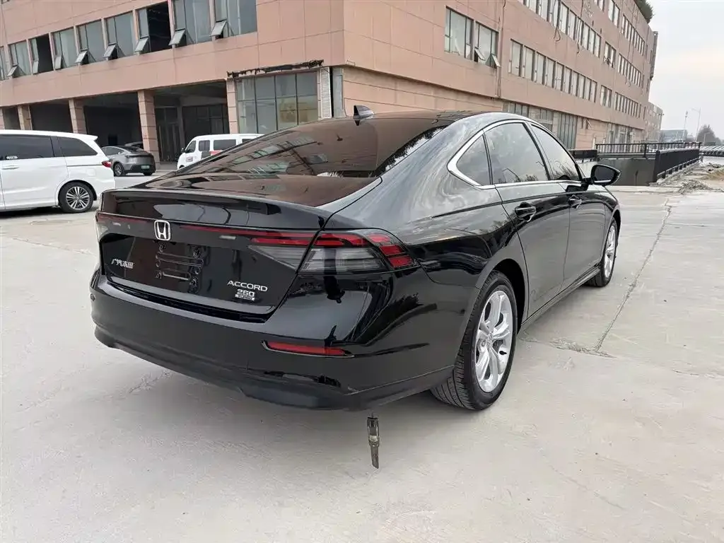 Honda Accord — фото 3