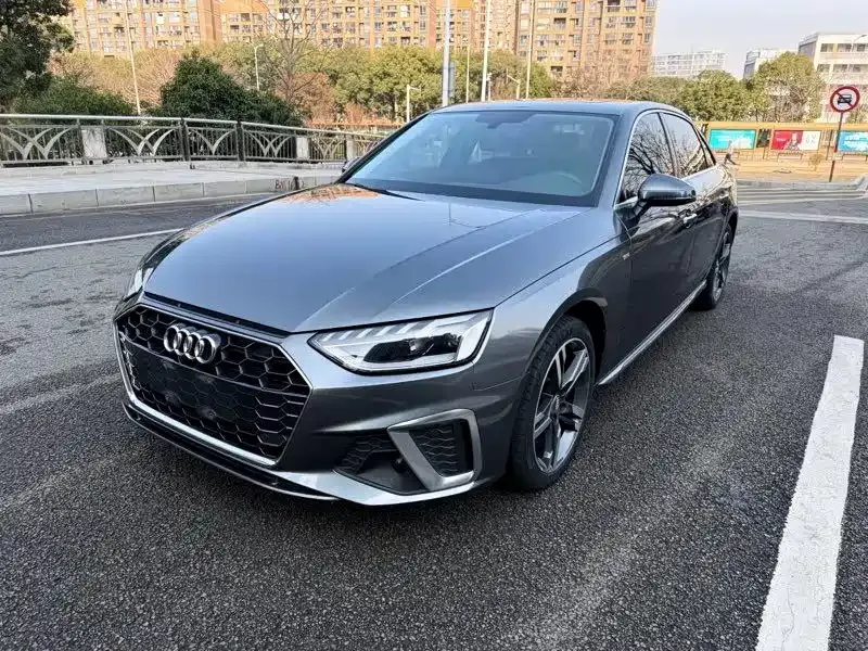 Audi A4L 2022 из CN, фото 1