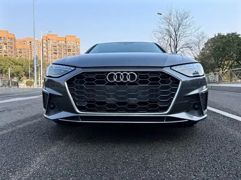 Audi A4L 2022 из CN, фото 6