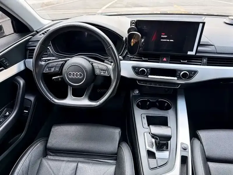 Audi A4L 2022 из CN, фото 3