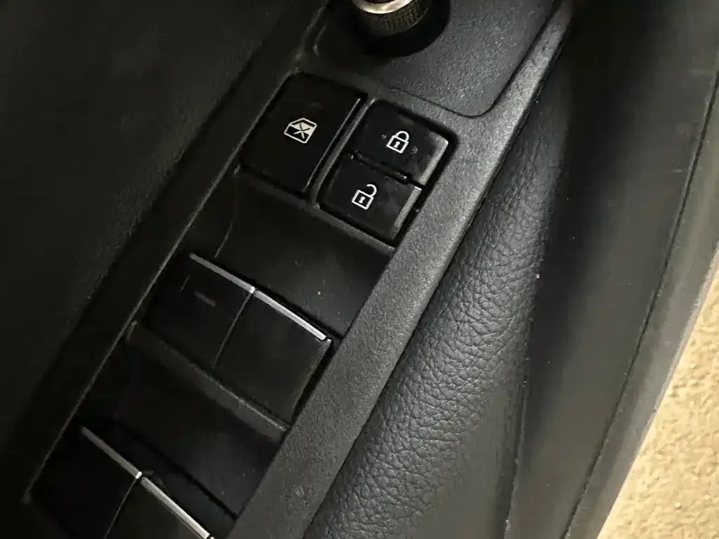 Toyota Corolla 2023 из CN, фото 3