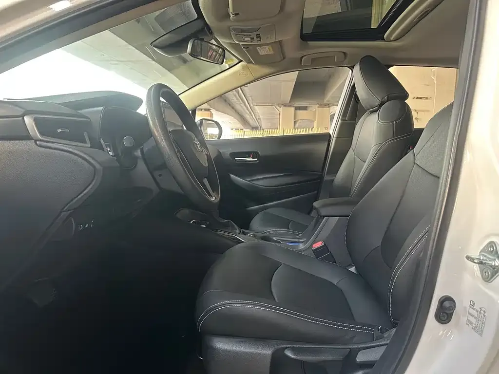Toyota Corolla 2023 из CN, фото 2