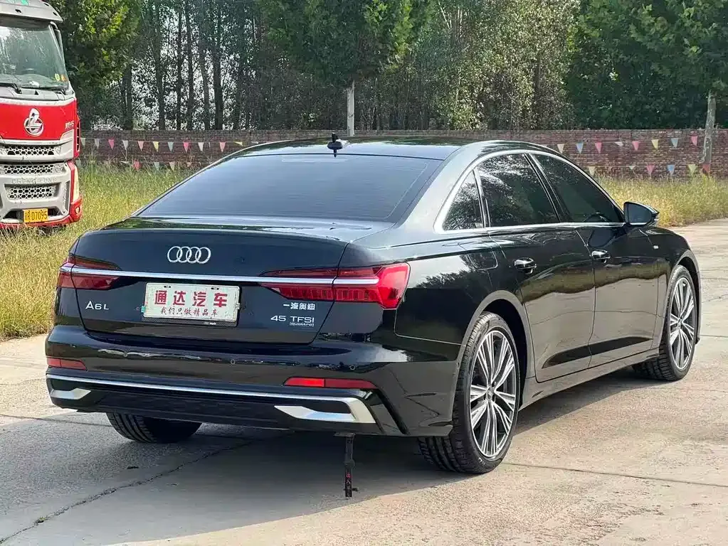 Audi A6L — фото 9