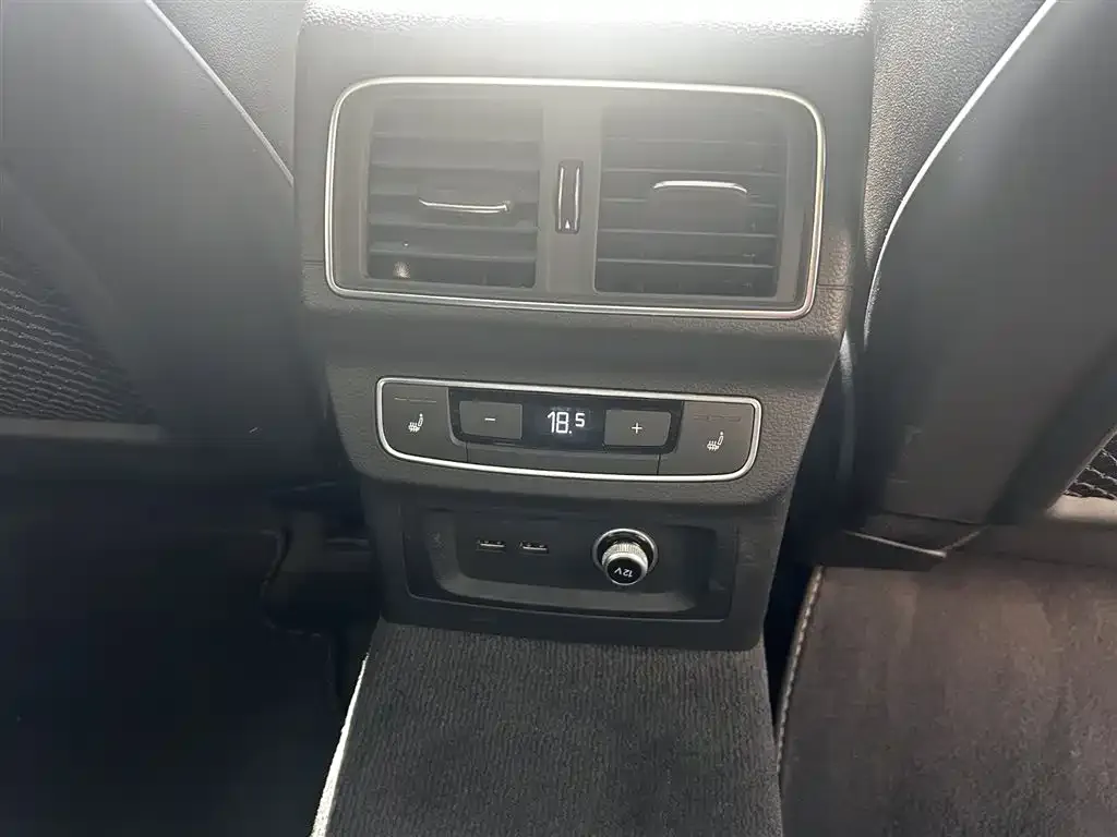 Audi Q5L 2023 из CN, фото 9