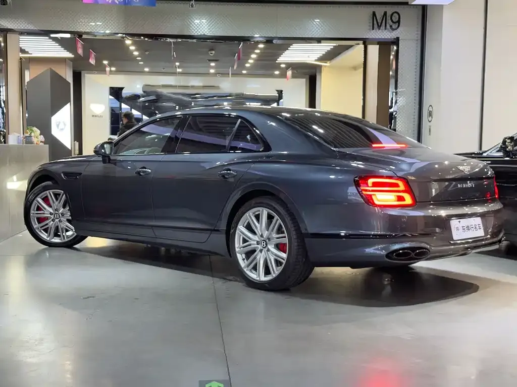 Bentley Flying Spur 2024 из CN, фото 2