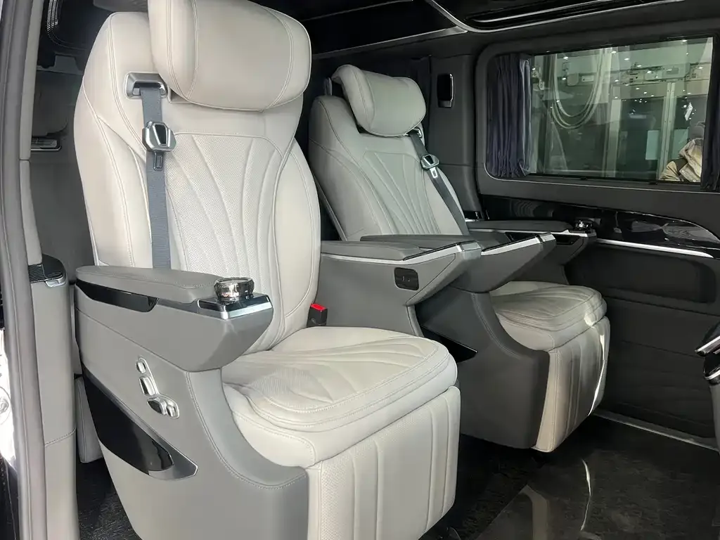Mercedes-Benz V-Class 2025 из CN, фото 3