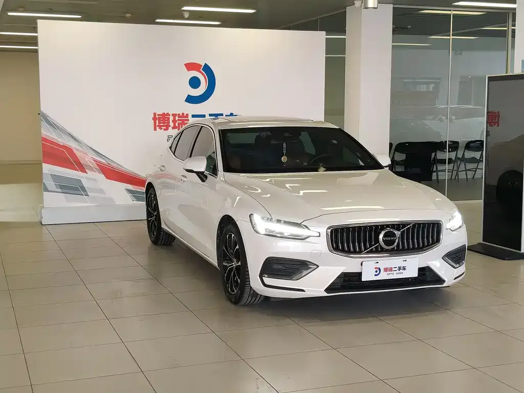 Volvo S60 2022 из CN, фото 5