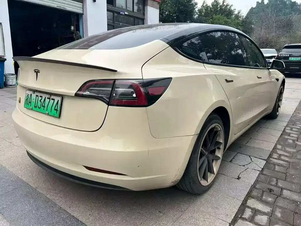 Tesla Model 3 — фото 3