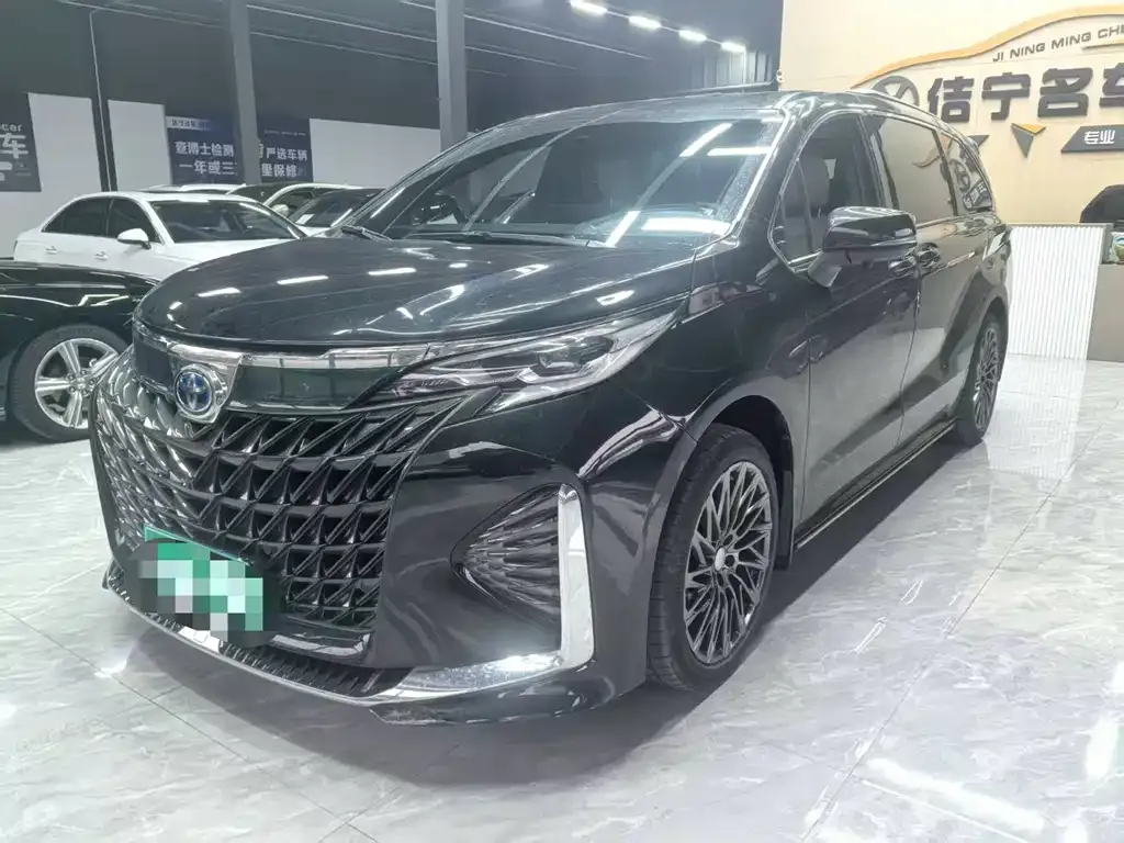 Toyota Sienna 2023 из CN, фото 1