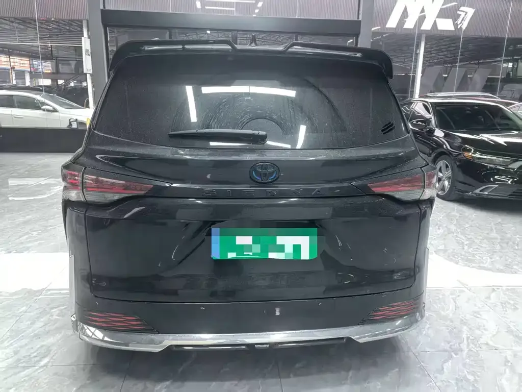 Toyota Sienna 2023 из CN, фото 3