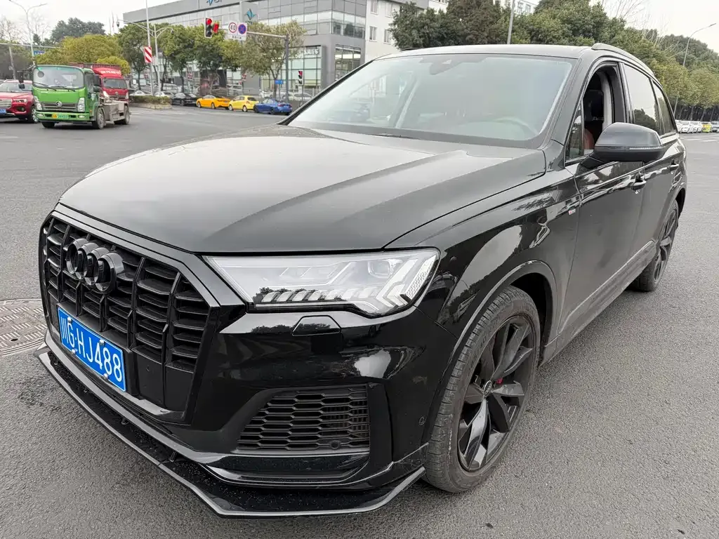 Audi Q7 2022 из CN, фото 1