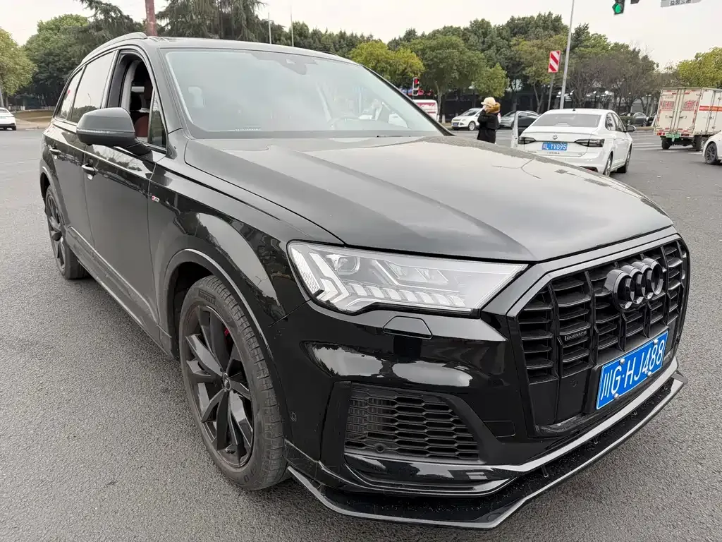 Audi Q7 2022 из CN, фото 10