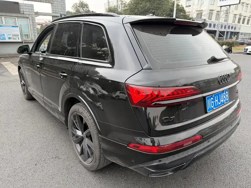 Audi Q7 2022 из CN, фото 8