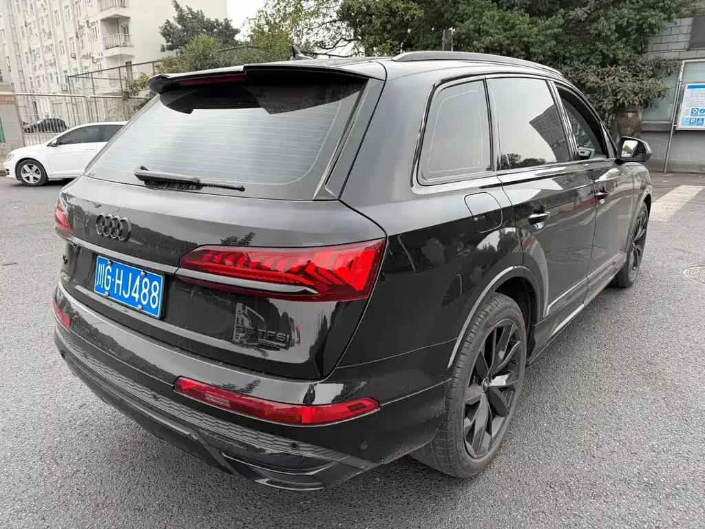 Audi Q7 2022 из CN, фото 6