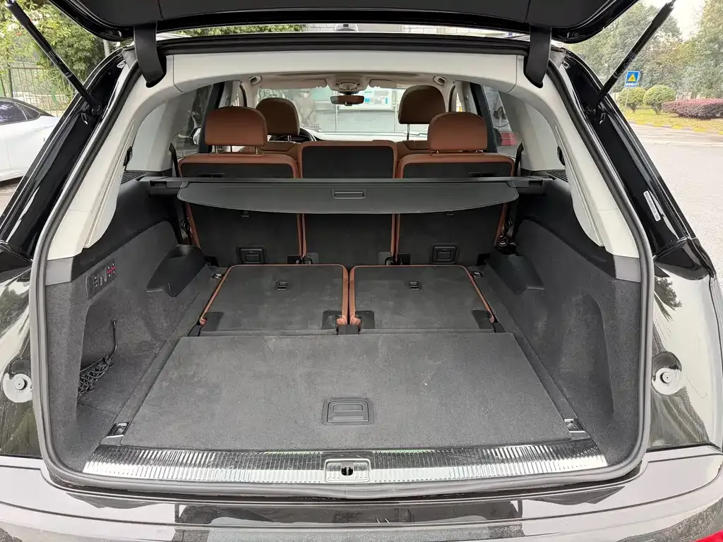 Audi Q7 2022 из CN, фото 4