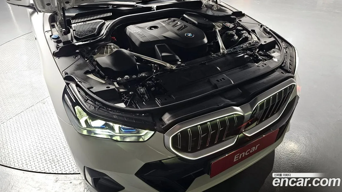 BMW 5-Series 2025 из KR, фото 8
