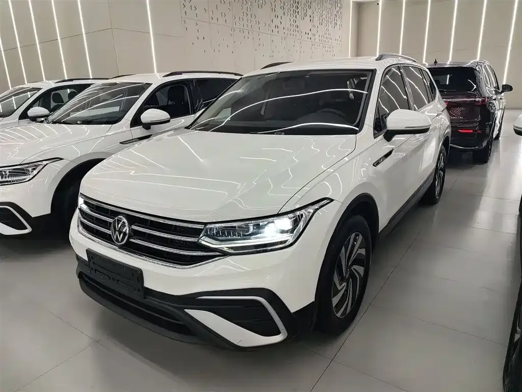 Volkswagen Tiguan L 2022 из CN, фото 2