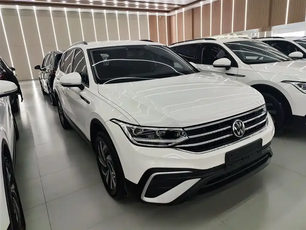 Volkswagen Tiguan L 2022 из CN, фото 8
