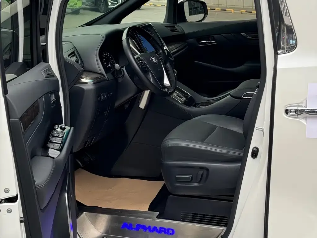 Toyota Alphard 2021 из CN, фото 2