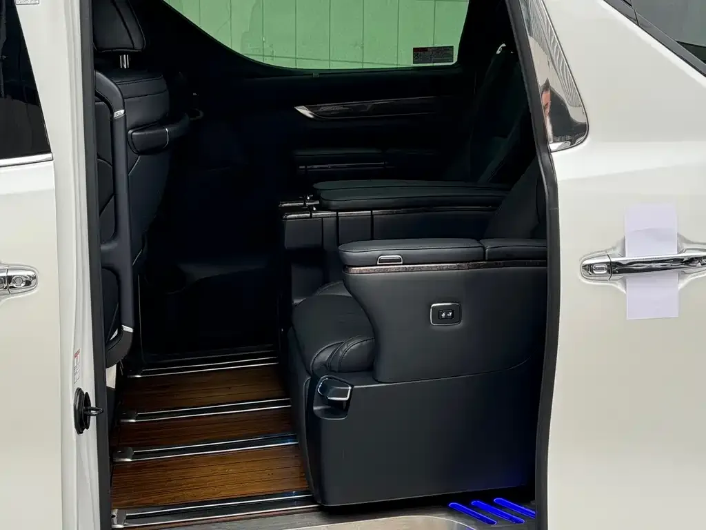 Toyota Alphard 2021 из CN, фото 3