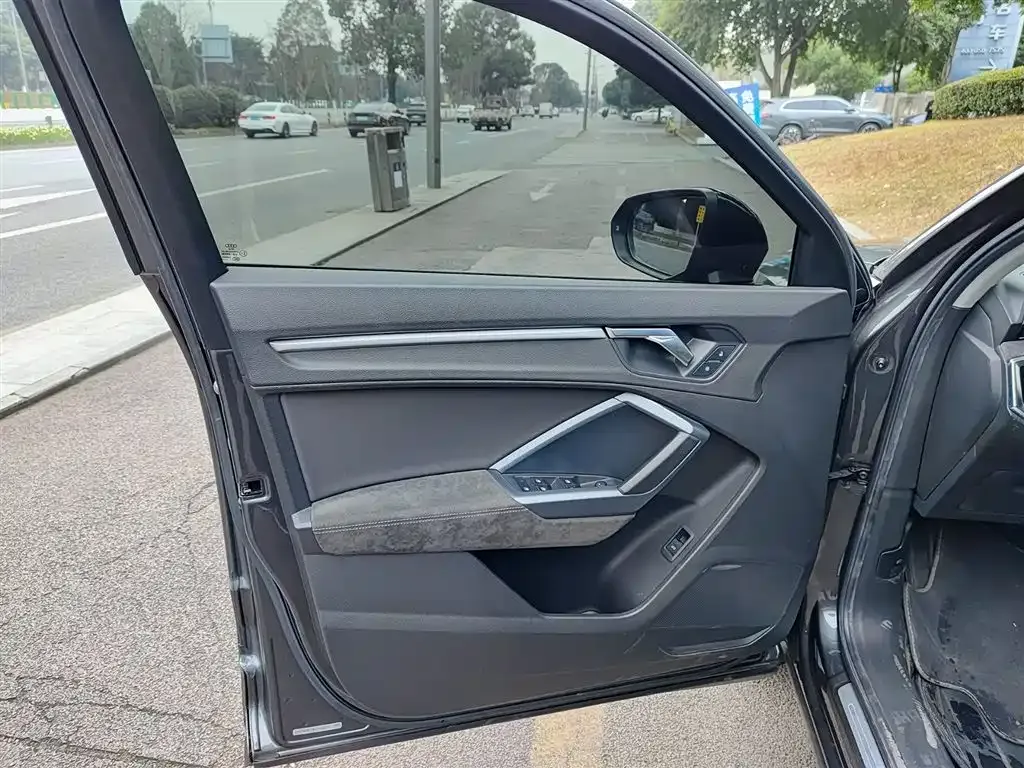 Audi Q3 Sportback 2022 из CN, фото 7
