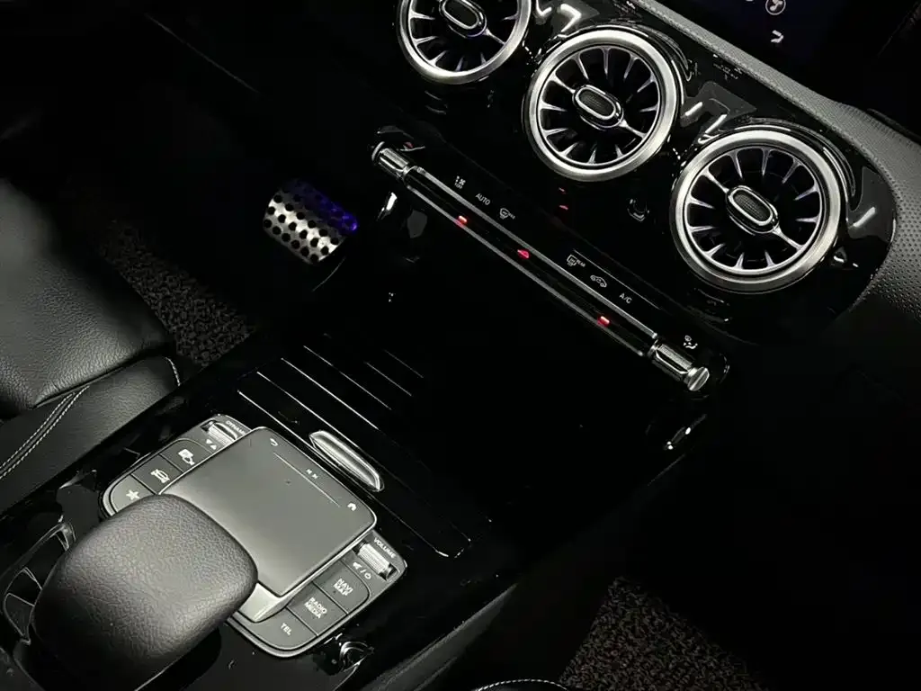Mercedes-Benz CLA (Import) — фото 4
