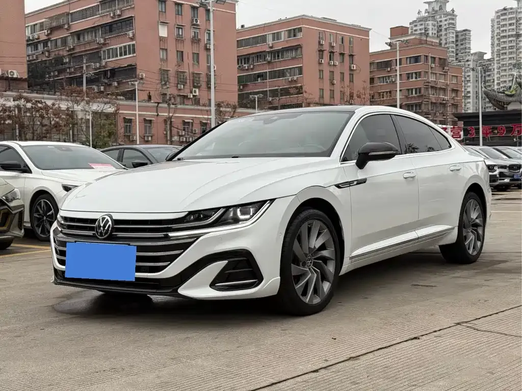 Volkswagen CC 2023 из CN, фото 1