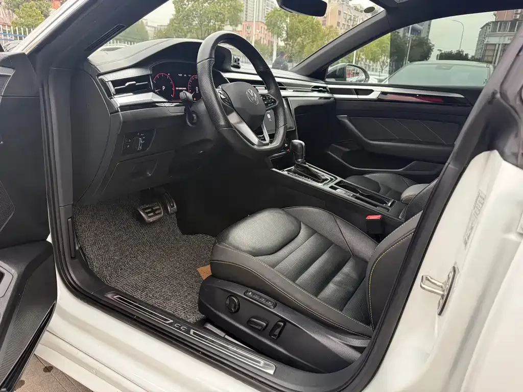 Volkswagen CC 2023 из CN, фото 4